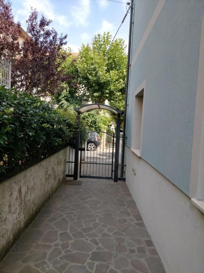 Incantevole A Due Passi Dal Mare A Viserbella Vicino Fiera Apartamento
